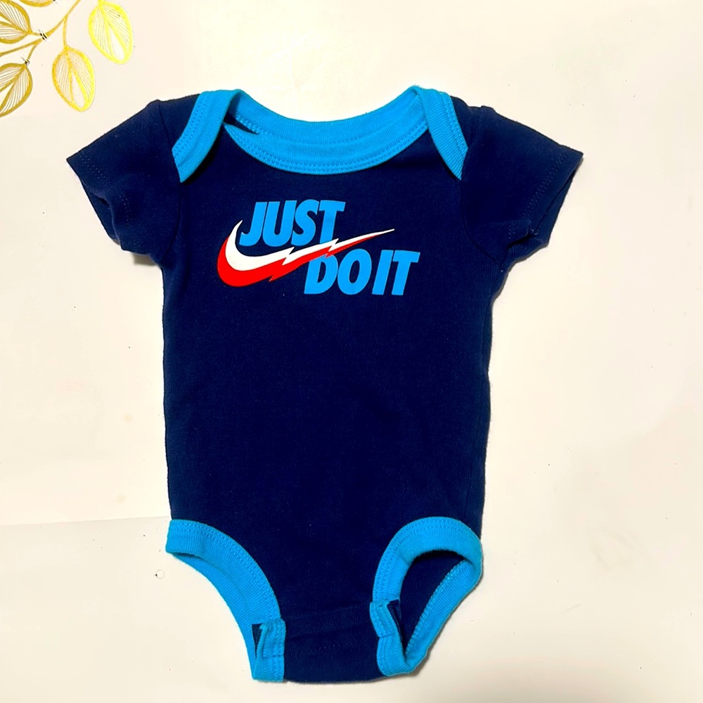 Nike Onesie Gently worn